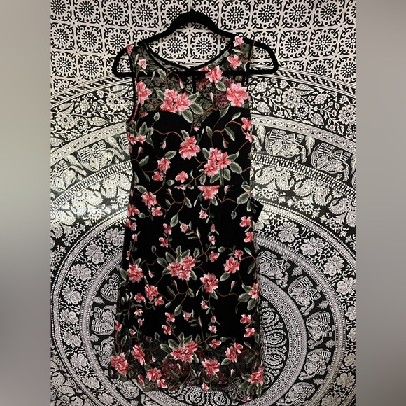 Lulus Dresses & Skirts - NWT Headliner Black Embroidered Sleeveless Midi Dress Small Lulus